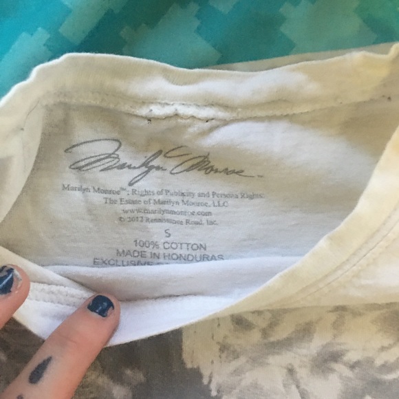 Multiple t shirts - Picture 7 of 8